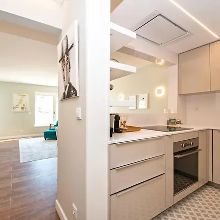Daire Av. Da Liberdade Comfortable With Balcony *