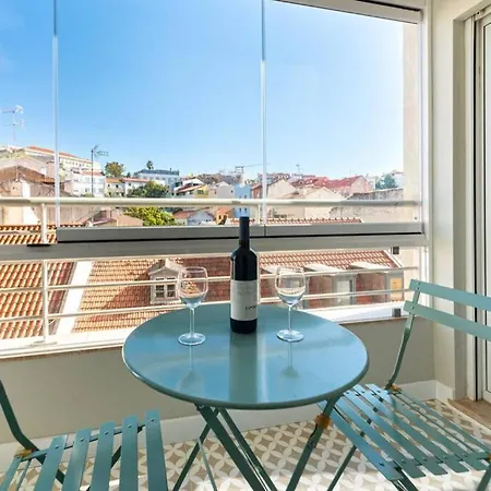 Daire Av. Da Liberdade Comfortable With Balcony Lisboa