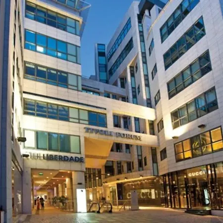 Av. Da Liberdade Comfortable With Balcony Apartment