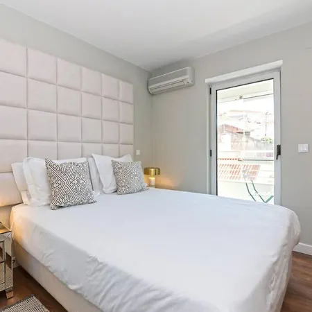 Av. Da Liberdade Comfortable With Balcony דירה ליסבון