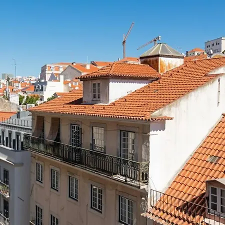 Apartment Av. Da Liberdade Comfortable With Balcony