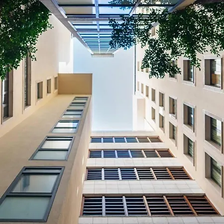 Av. Da Liberdade Comfortable With Balcony Apartment