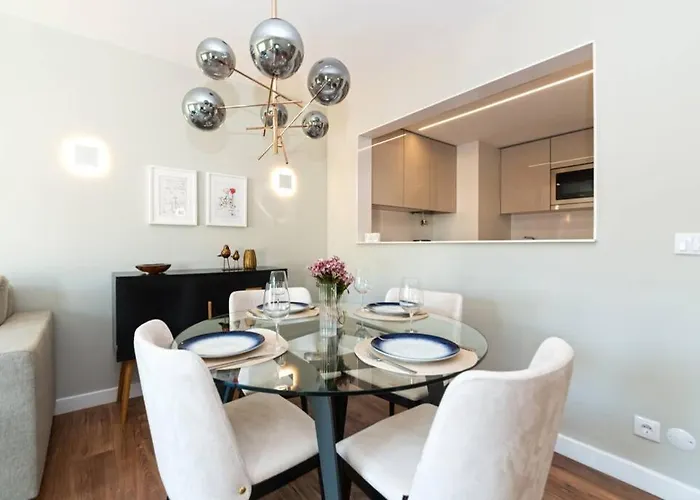 Av. Da Liberdade Comfortable With Balcony * 리스본
