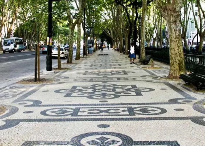 Av. Da Liberdade Comfortable With Balcony * 리스본