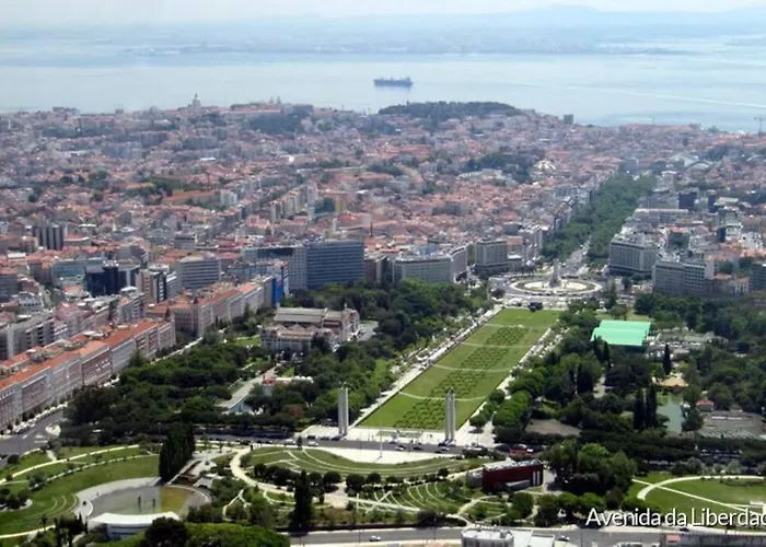 Av. Da Liberdade Comfortable With Balcony Διαμέρισμα