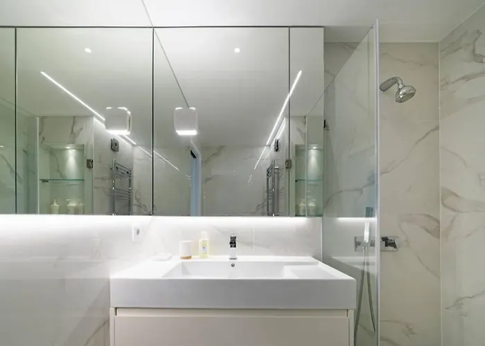 Av. Da Liberdade Comfortable With Balcony *