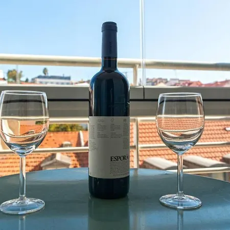 Av. Da Liberdade Comfortable With Balcony